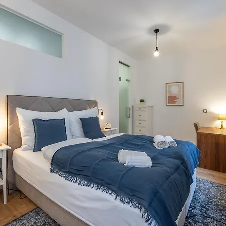 Peaceful Terrace Loft With Ac Near Vysehrad By Easybnb Premium Lägenhet