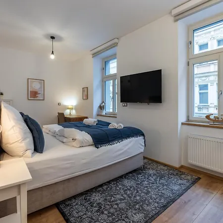 Peaceful Terrace Loft With Ac Near Vysehrad By Easybnb Premium Lägenhet *