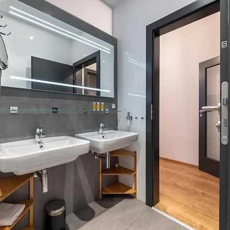 Апартаменты Peaceful & Cozy Living In Vysehrad With A Balcony *