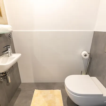 Peaceful Terrace Loft With Ac Near Vysehrad By Easybnb Premium Prag