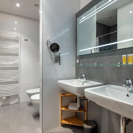 Apartment Peaceful & Cozy Living In Vysehrad With A Balcony Prague