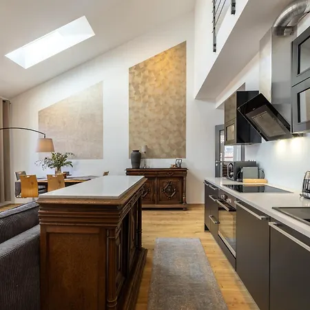 Peaceful & Cozy Living In Vysehrad With A Balcony