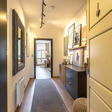 Peaceful & Cozy Living In Vysehrad With A Balcony *