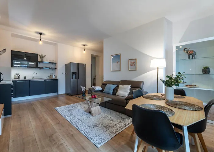 Peaceful & Cozy Living In Vysehrad With A Balcony