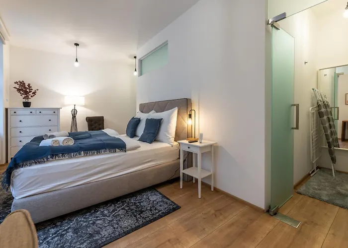 アパート Peaceful & Cozy Living In Vysehrad With A Balcony