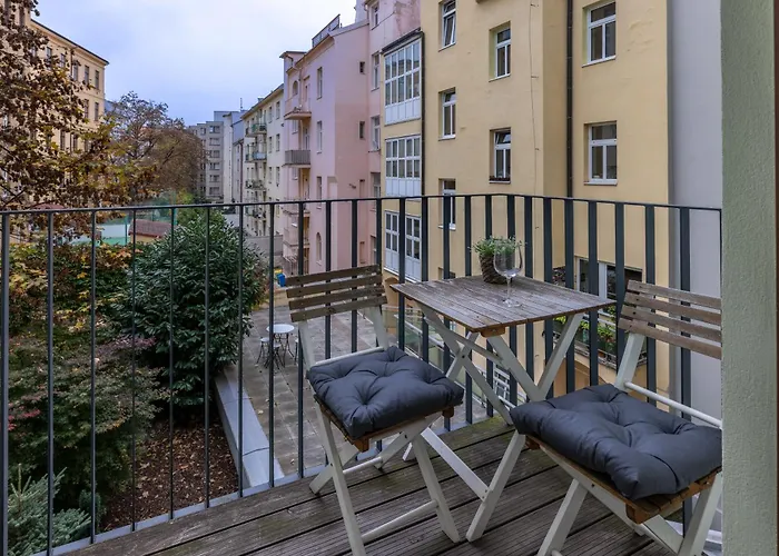アパート Peaceful & Cozy Living In Vysehrad With A Balcony *