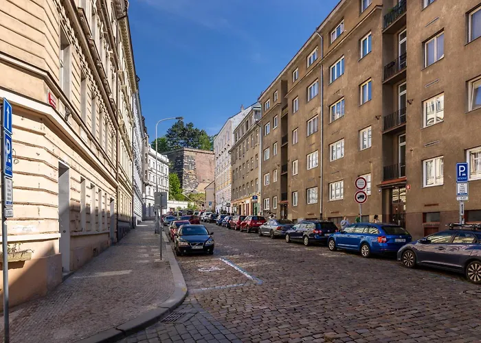 Peaceful & Cozy Living In Vysehrad With A Balcony *