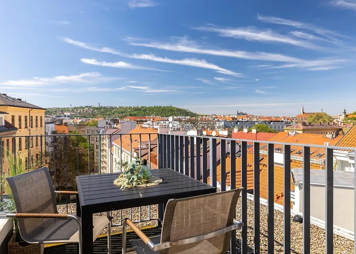 Peaceful & Cozy Living In Vysehrad With A Balcony アパート プラハ