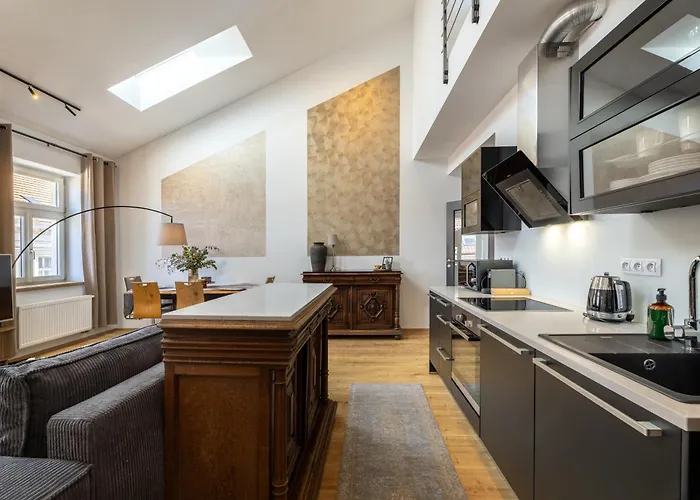 Peaceful & Cozy Living In Vysehrad With A Balcony