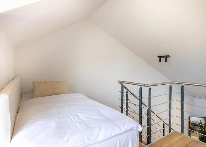 アパート Peaceful & Cozy Living In Vysehrad With A Balcony プラハ