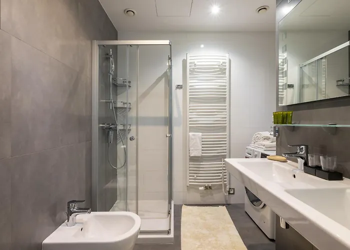 Peaceful & Cozy Living In Vysehrad With A Balcony プラハ