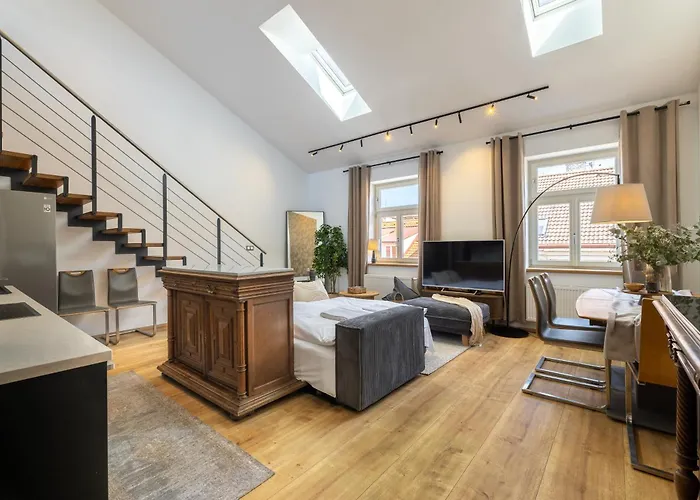 Peaceful & Cozy Living In Vysehrad With A Balcony アパート