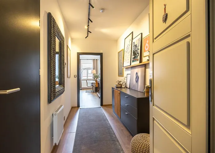 Peaceful & Cozy Living In Vysehrad With A Balcony *