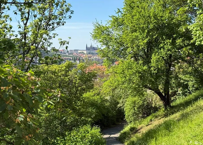 アパート Peaceful & Cozy Living In Vysehrad With A Balcony *