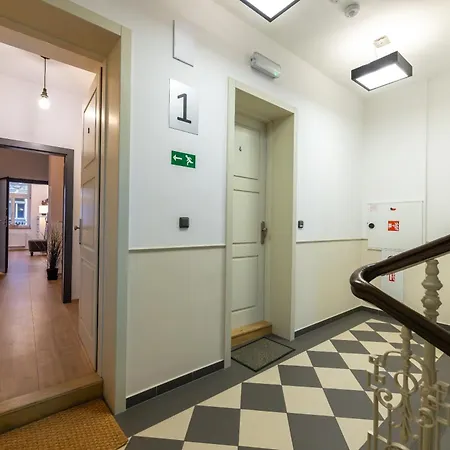 Peaceful & Cozy Living In Vysehrad With A Balcony * Praha